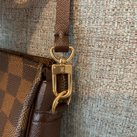 Louis Vuitton Trousse makeup pouch in Damier - Picture 7 of 9
